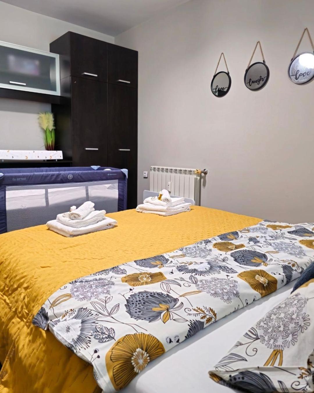 Rea Mladost - Easy Access To Metro, Ideal Location Sofia Exterior foto